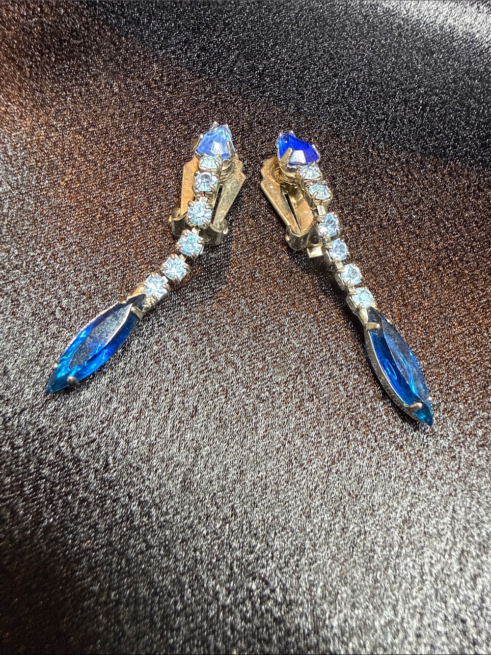 Vintage Blue Crystal Drop Clip-On Earrings - Elegant Dangle Style
